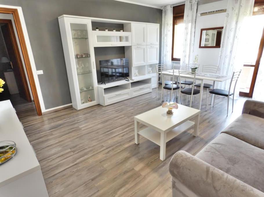 데센자노델가르다 Welcome House Desenzano Center 아파트 외부 사진